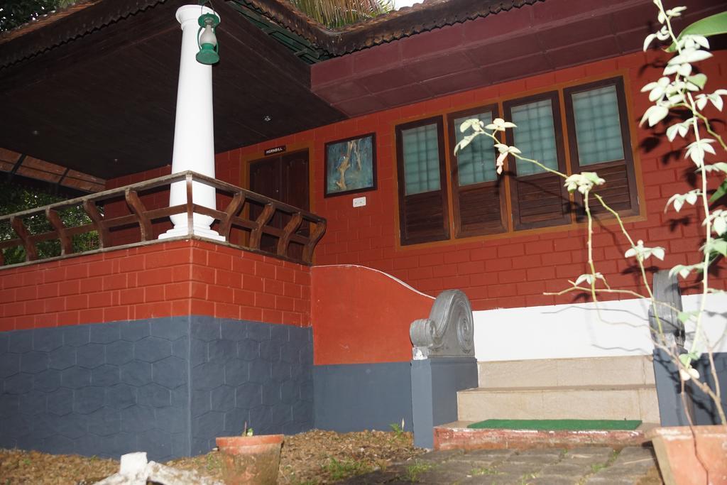 Hotel Soma Birds Lagoon Kotamangalam Exterior foto